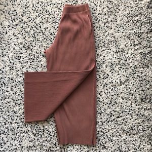 Uniqlo Pleated Pants in Muted Pink